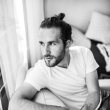p�nsk� portr�t, focen� mu��, model Martin Sznapka, Praha fotografka Nikol Obrov�