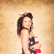 pin-up retro fotografie Praha fotografka Nikol Obrov, vizistka Eva Ceralov pin-up foto