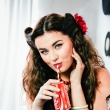 pin-up retro fotografie Praha fotografka Nikol Obrov�, viz�istka Eva Ceralov� pin-up foto