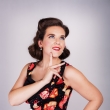pin-up retro fotografie Praha fotografka Nikol Obrov�, viz�istka Eva Ceralov� pin-up foto