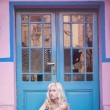 modelka: Karol�na �tursov�, make-up a l��en�: Nikol Obrov�, exteri�rov� focen� Praha, portr�tn� fotografka Nikol Obrov�, portr�t