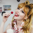 Pin-Up focen� retro foto pin-up fotografie Praha Nikol Obrov� fotografka, make up artist Martina Boreck�